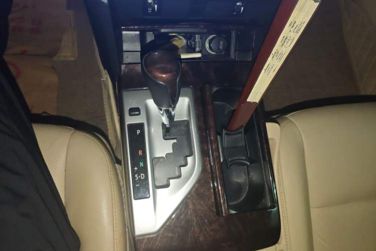 Used Toyota Camry 2015 2.0G Premier Edition Gear Lever