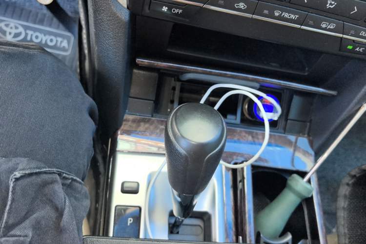 Used Toyota Camry 2015 2.0E Elite Edition Gear Lever
