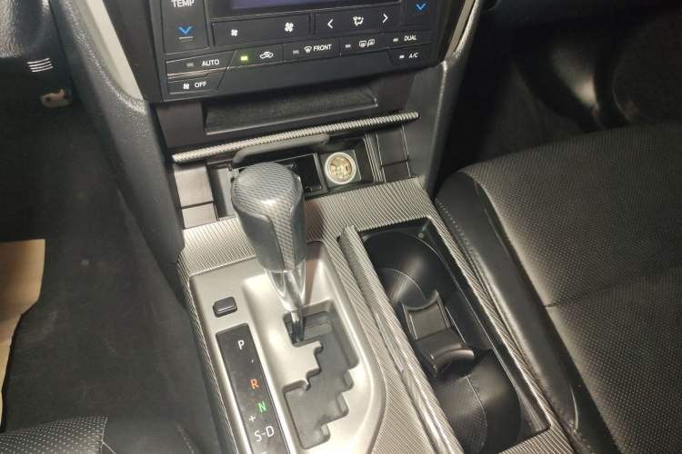 Used Toyota Camry 2015 Junrui 2.0S Activa Edition Gear Lever