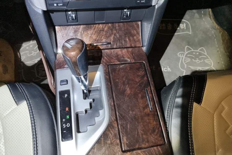 Used Toyota Camry 2015 2.0G Premier Edition Gear Lever