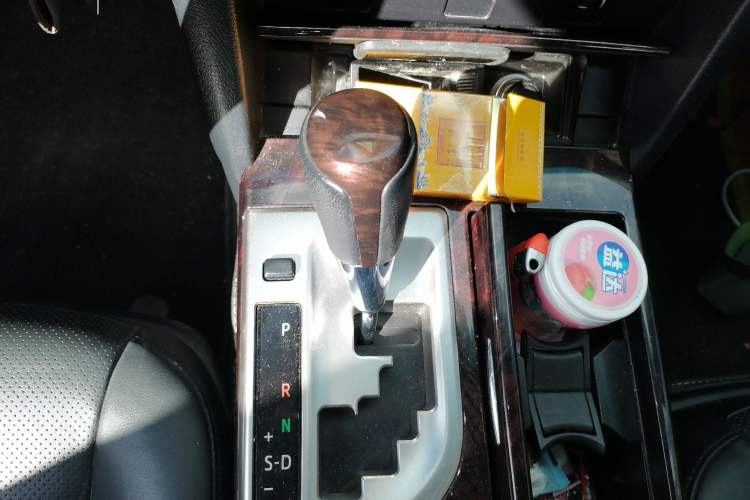 Used Toyota Camry 2015 2.0G Premier Edition Gear Lever