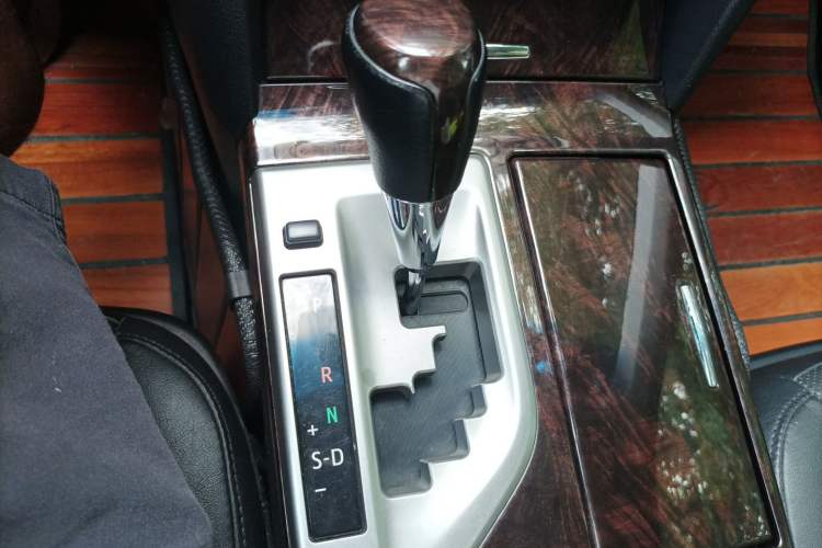 Used Toyota Camry 2015 2.0G Premier Edition Gear Lever