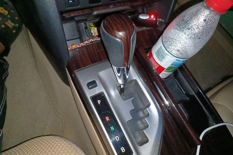 Used Toyota Camry 2015 Dual-Engine 2.5 HG Luxury Navigation Edition Gear Lever