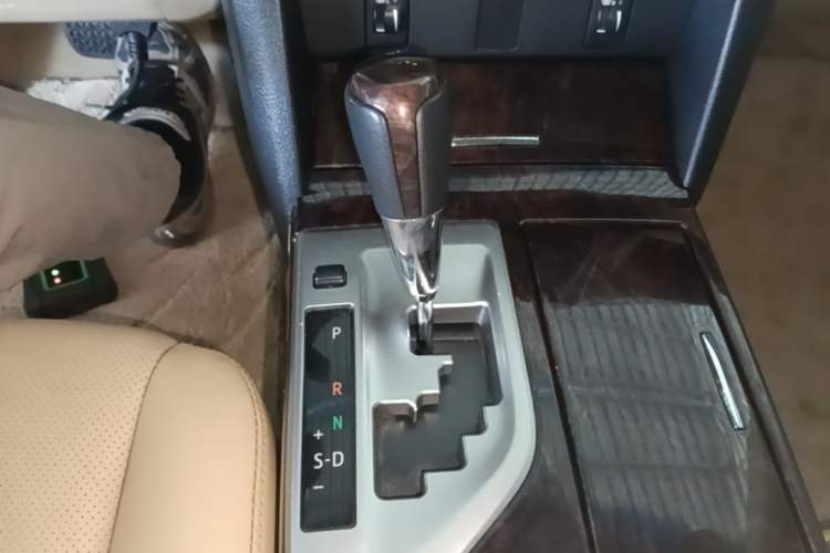 Used Toyota Camry 2015 2.0G Premier Edition Gear Lever