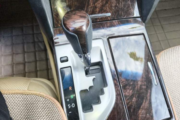 Used Toyota Camry 2015 2.0G Premier Edition Gear Lever