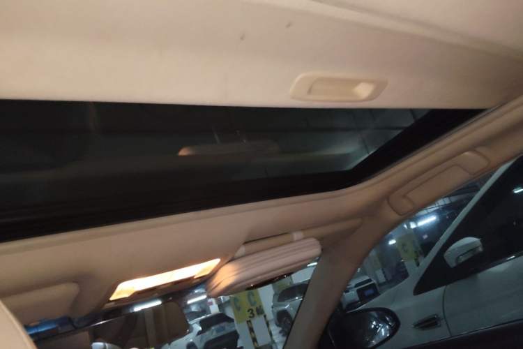 Used Toyota Camry 2015 2.0G Premier Edition Headliner