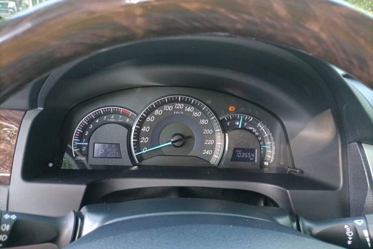 Used Toyota Camry 2015 2.0G Premier Edition Instrument Cluster