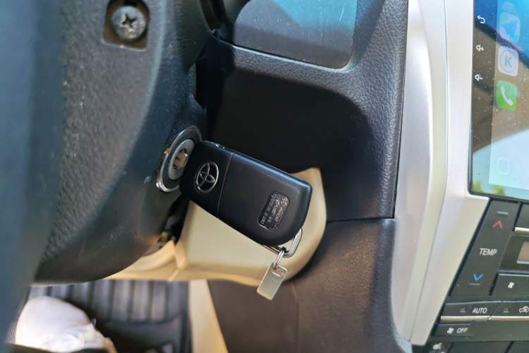 Used Toyota Camry 2015 2.0G Premier Edition Interior 1