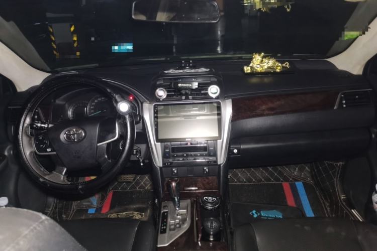Used Toyota Camry 2015 2.0G Premier Edition Interior 2