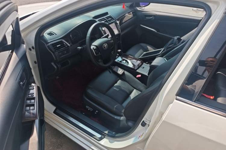 Used Toyota Camry 2015 2.0G Premier Edition Left Front Seat