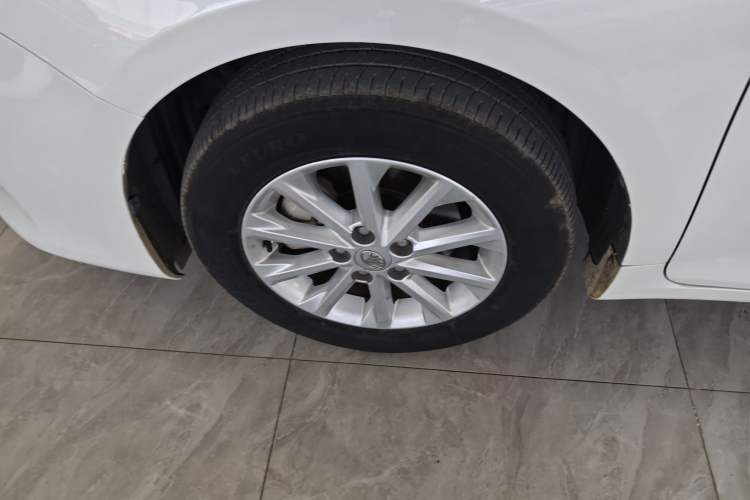 Used Toyota Camry 2015 Dual-Engine 2.5 HG Luxury Navigation Edition Left Front Wheel Hub