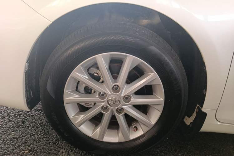 Used Toyota Camry 2015 2.0G Premier Edition Left Front Wheel Hub