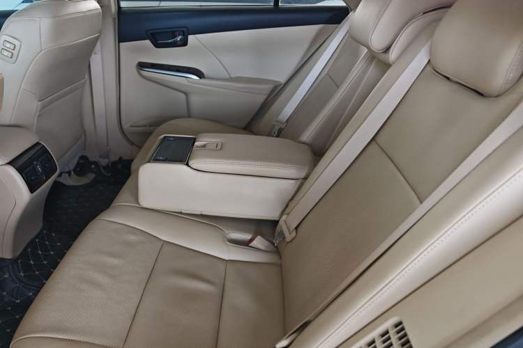Used Toyota Camry 2015 Dual-Engine 2.5 HG Luxury Navigation Edition Left Rear Seat