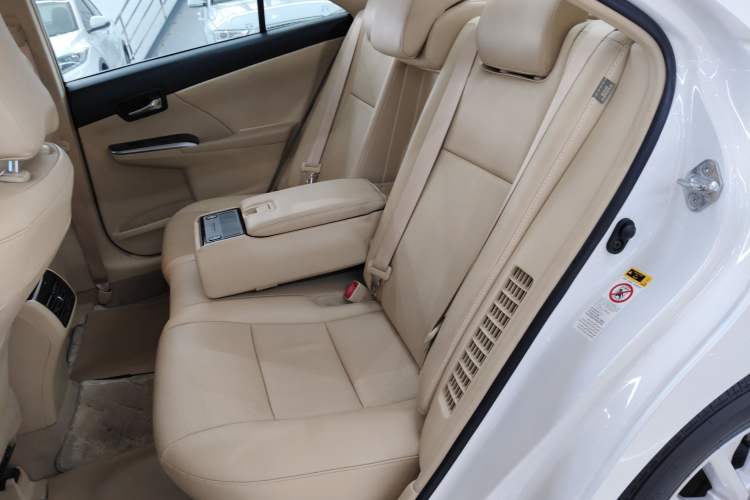 Used Toyota Camry 2015 Dual-Engine 2.5 HG Luxury Navigation Edition Left Rear Seat