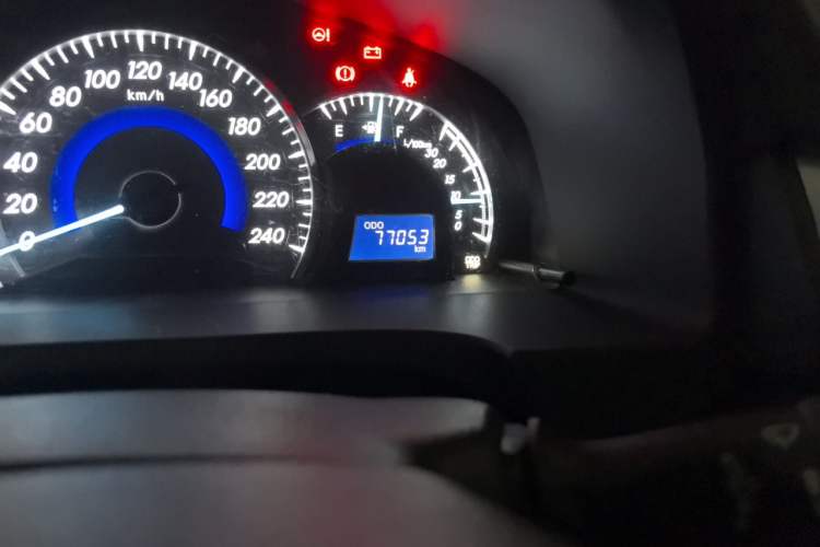 Used Toyota Camry 2015 2.0G Premier Edition Odometer Close Up