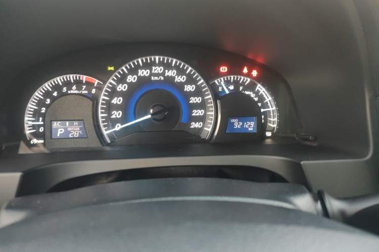 Used Toyota Camry 2015 2.0G Premier Edition Odometer Close Up