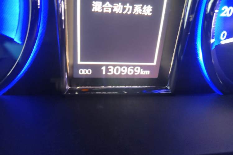 Used Toyota Camry 2015 Dual-Engine 2.5 HG Luxury Navigation Edition Odometer Close Up