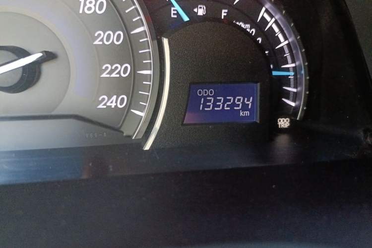 Used Toyota Camry 2015 2.0G Premier Edition Odometer Close Up