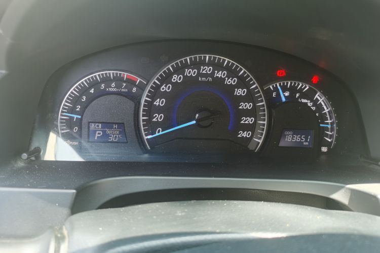 Used Toyota Camry 2015 2.0G Premier Edition Odometer Close Up
