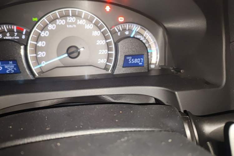 Used Toyota Camry 2015 Junrui 2.0S Activa Edition Odometer Close Up