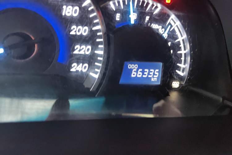 Used Toyota Camry 2015 2.0G Premier Edition Odometer Close Up