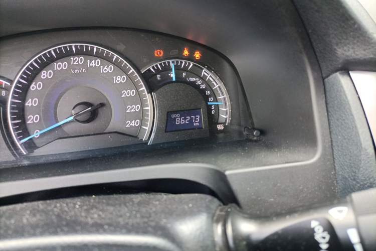 Used Toyota Camry 2015 2.0G Premier Edition Odometer Close Up