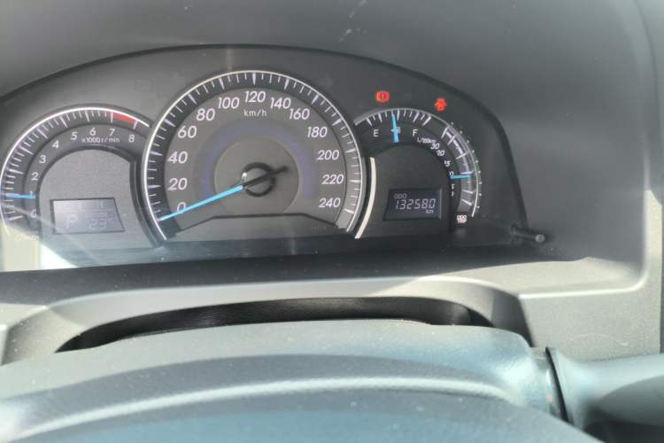 Used Toyota Camry 2015 2.0G Premier Edition Odometer Close Up