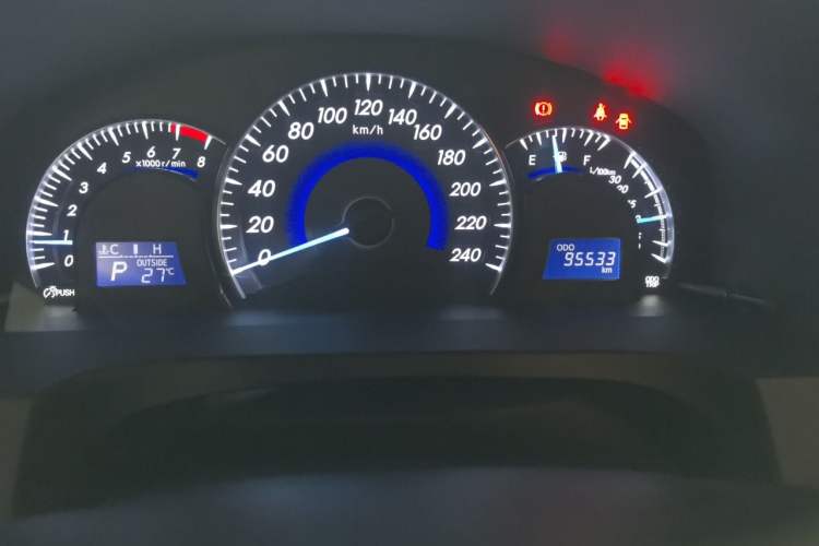 Used Toyota Camry 2015 2.0G Premier Edition Odometer Close Up