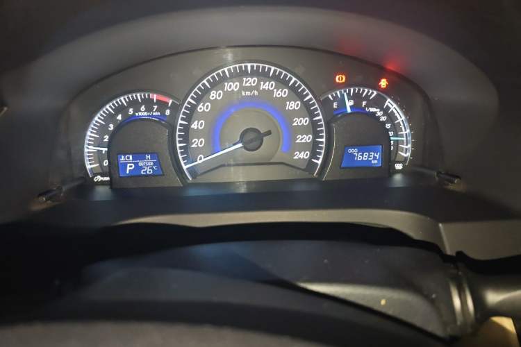 Used Toyota Camry 2015 2.0G Premier Edition Odometer Close Up