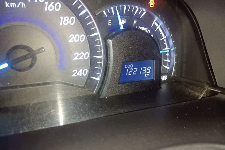 Used Toyota Camry 2015 2.0G Premier Edition Odometer Close Up