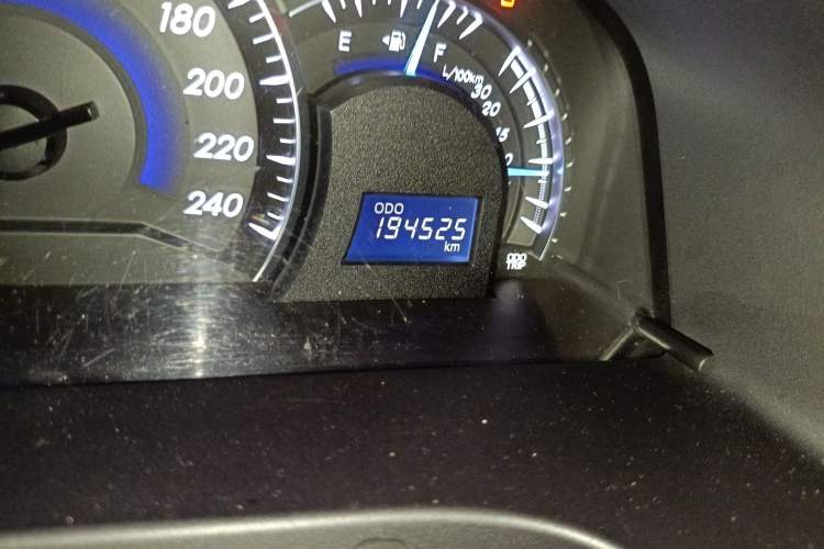 Used Toyota Camry 2015 2.0G Premier Edition Odometer Close Up