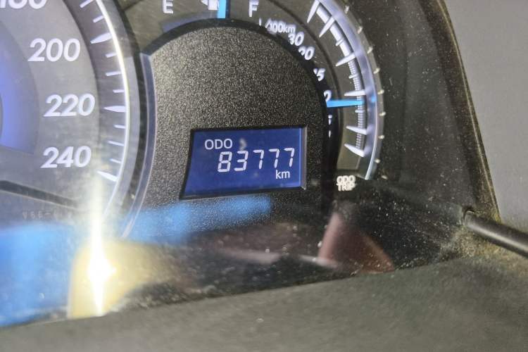 Used Toyota Camry 2015 2.0G Premier Edition Odometer Close Up