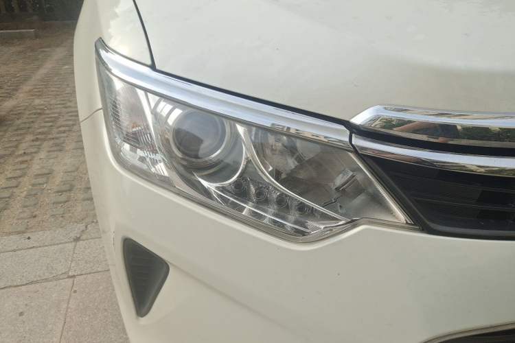 Used Toyota Camry 2015 2.0E Elite Edition Right Front Headlight