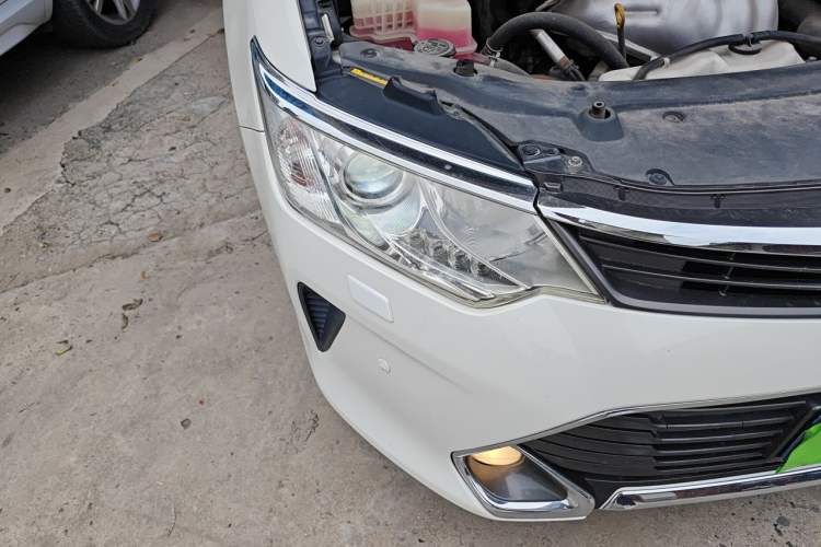 Used Toyota Camry 2015 Dual-Engine 2.5 HG Luxury Navigation Edition Right Front Headlight
