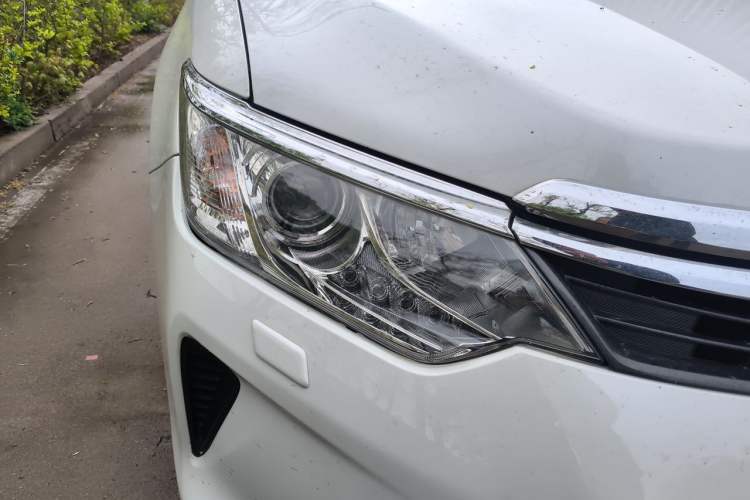 Used Toyota Camry 2015 2.5G Luxury Navigation Edition Right Front Headlight