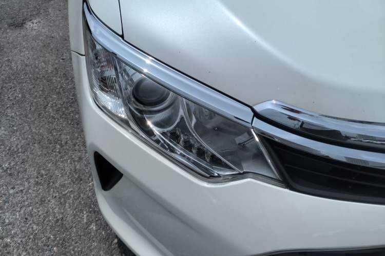 Used Toyota Camry 2015 2.0G Premier Edition Right Front Headlight