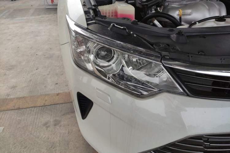 Used Toyota Camry 2015 Dual-Engine 2.5 HG Luxury Navigation Edition Right Front Headlight