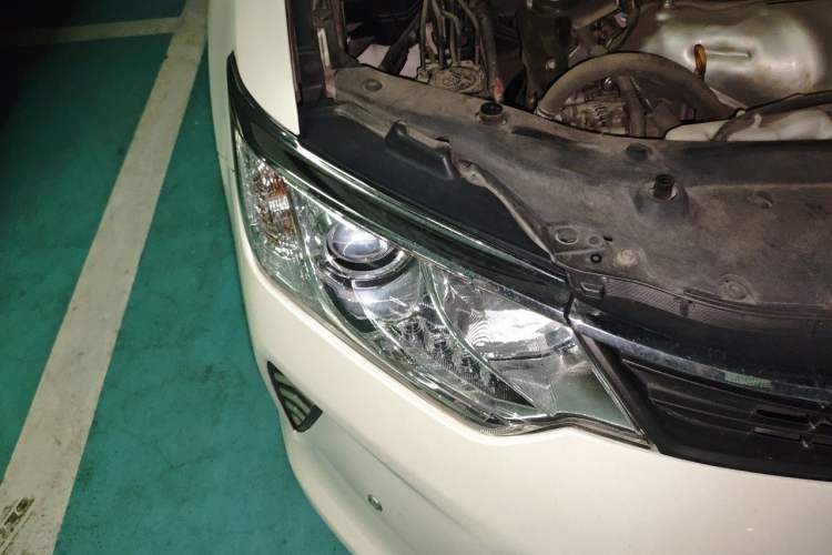 Used Toyota Camry 2015 2.0G Premier Edition Right Front Headlight