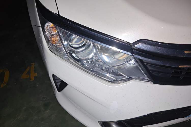 Used Toyota Camry 2015 2.0E Elite Edition Right Front Headlight