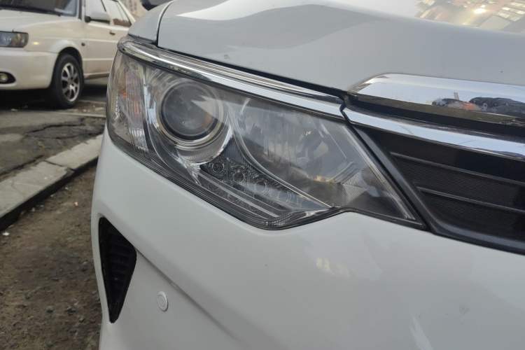 Used Toyota Camry 2015 2.0G Premier Edition Right Front Headlight