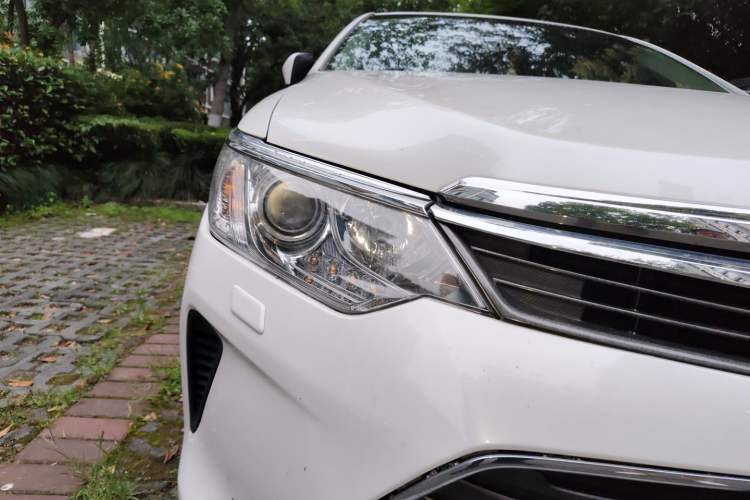 Used Toyota Camry 2015 Dual-Engine 2.5 HG Luxury Navigation Edition Right Front Headlight