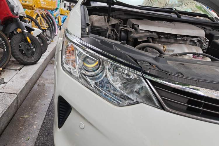 Used Toyota Camry 2015 2.0G Premier Edition Right Front Headlight