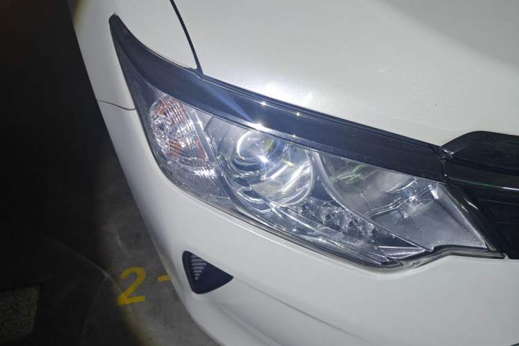Used Toyota Camry 2015 2.0G Premier Edition Right Front Headlight