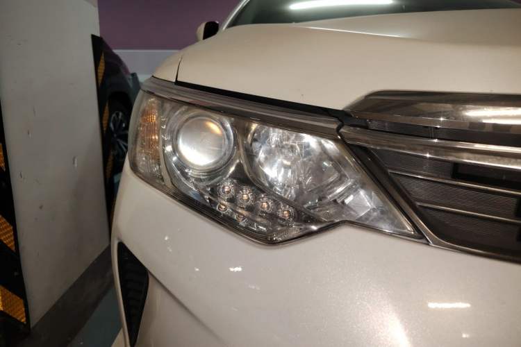 Used Toyota Camry 2015 2.0G Premier Edition Right Front Headlight