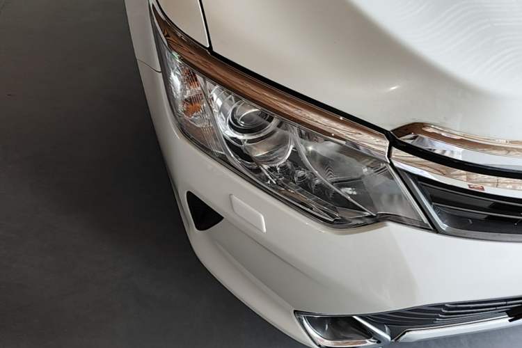 Used Toyota Camry 2015 Dual-Engine 2.5 HG Luxury Navigation Edition Right Front Headlight