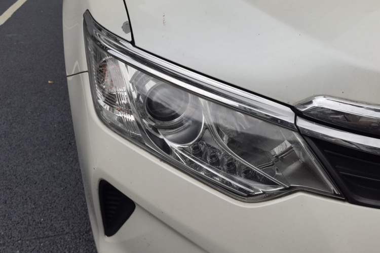 Used Toyota Camry 2015 2.0G Premier Edition Right Front Headlight