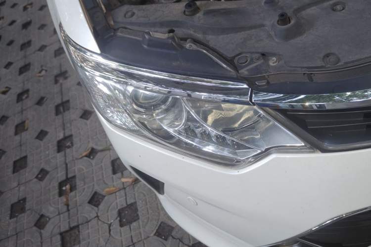 Used Toyota Camry 2015 2.0G Premier Edition Right Front Headlight