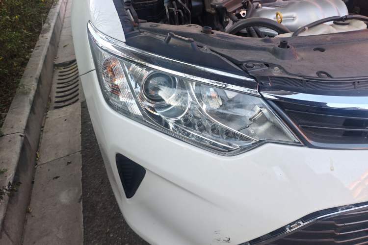 Used Toyota Camry 2015 2.0G Premier Edition Right Front Headlight