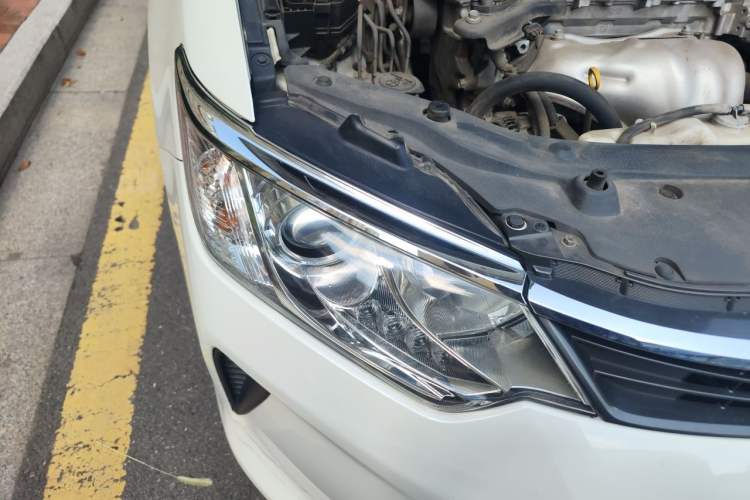 Used Toyota Camry 2015 2.0G Premier Edition Right Front Headlight