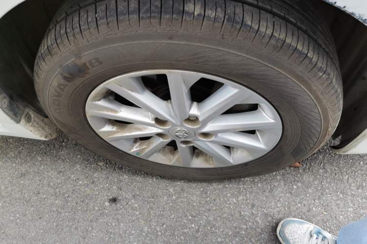 Used Toyota Camry 2015 2.0G Premier Edition Right Front Wheel Hub